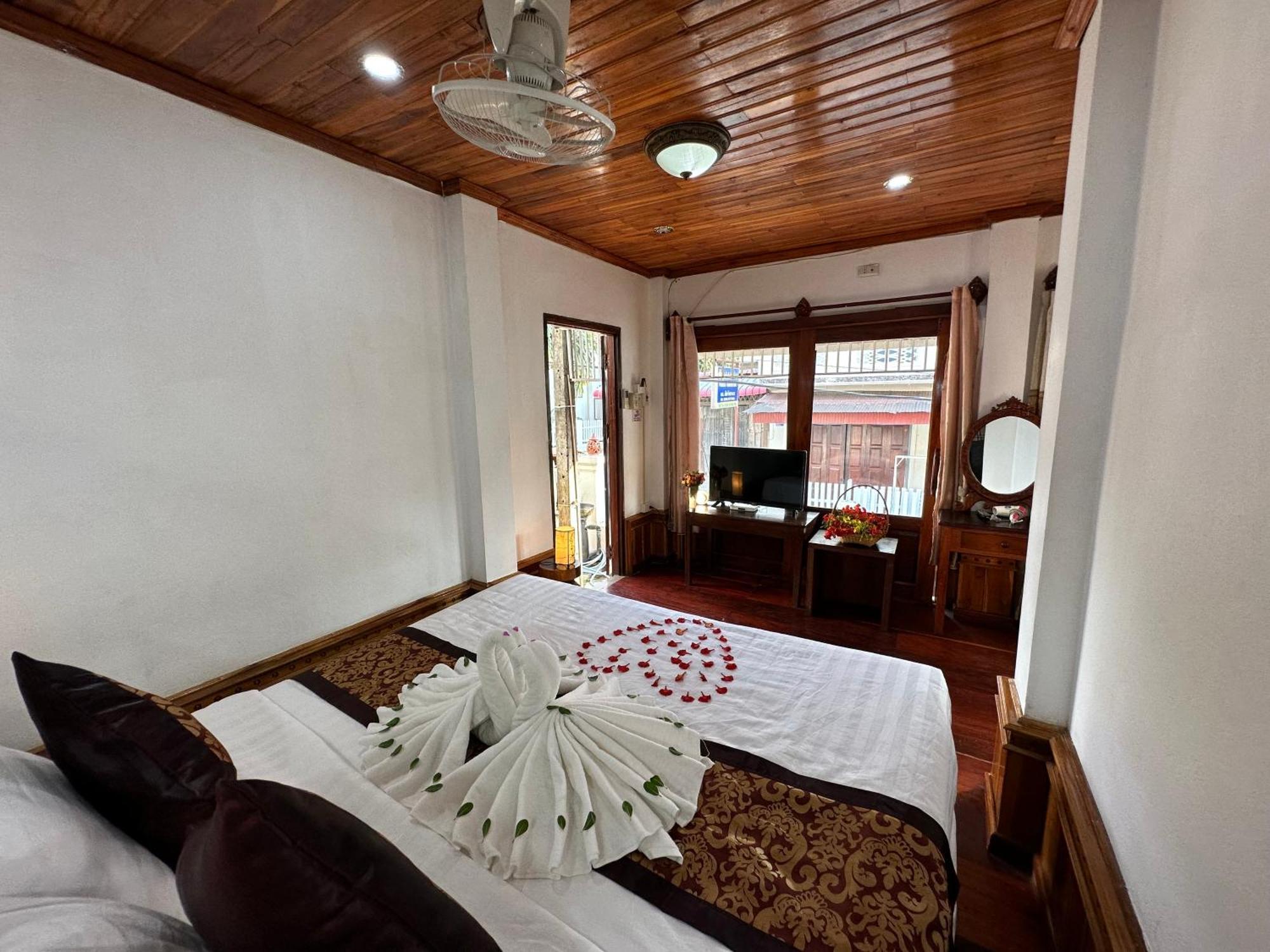 لوانغ برابانغ Villa Thida Mekong Riverside الغرفة الصورة